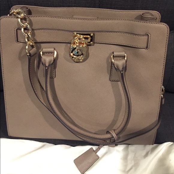 Hamilton Large Saffiano Leather Tote - Picture 2 of 7